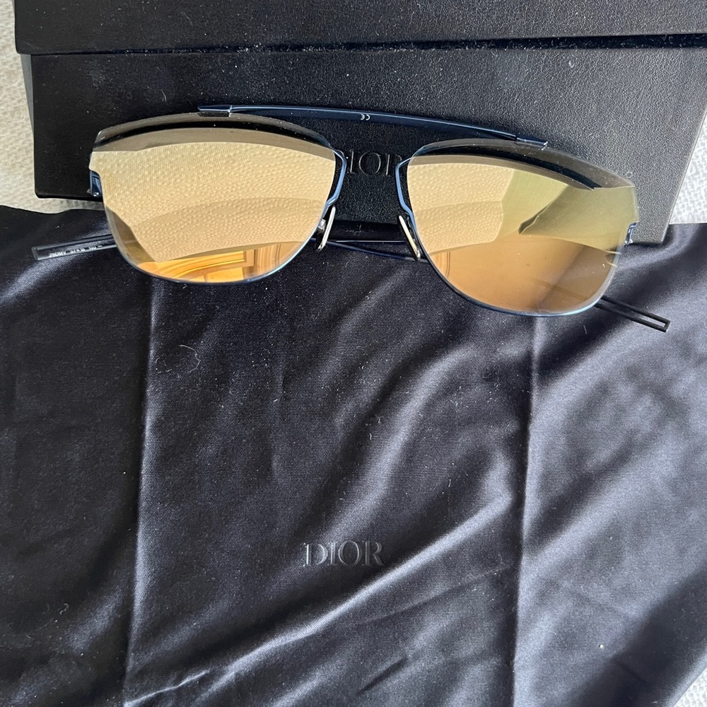 Authentic Christian Dior Sunglasses🕶️🕶️